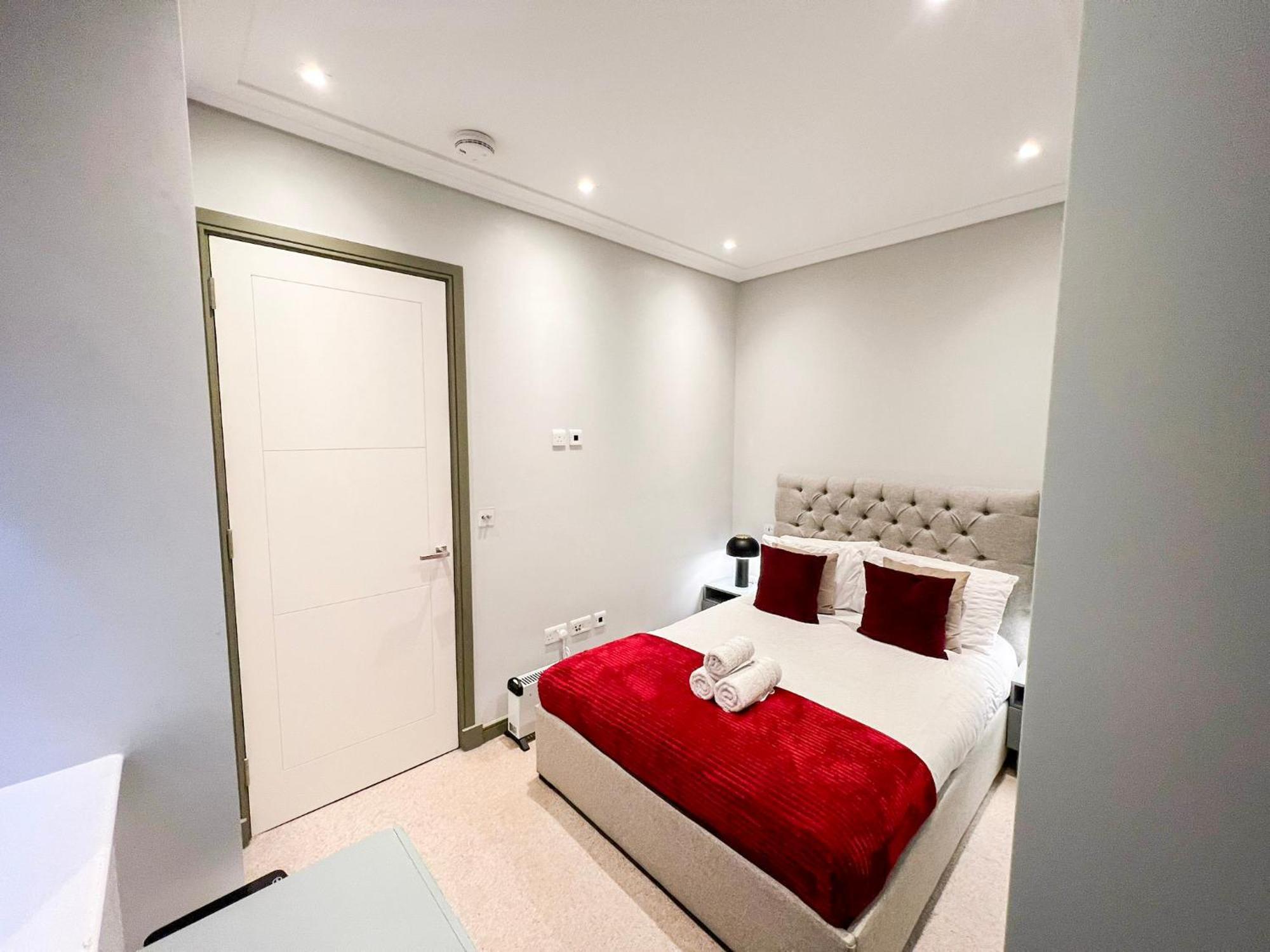 Posh 3 Bedroom Flat With Terrace And Indoor Fireplace In Mayfair, Near Hyde Park London Exterior photo