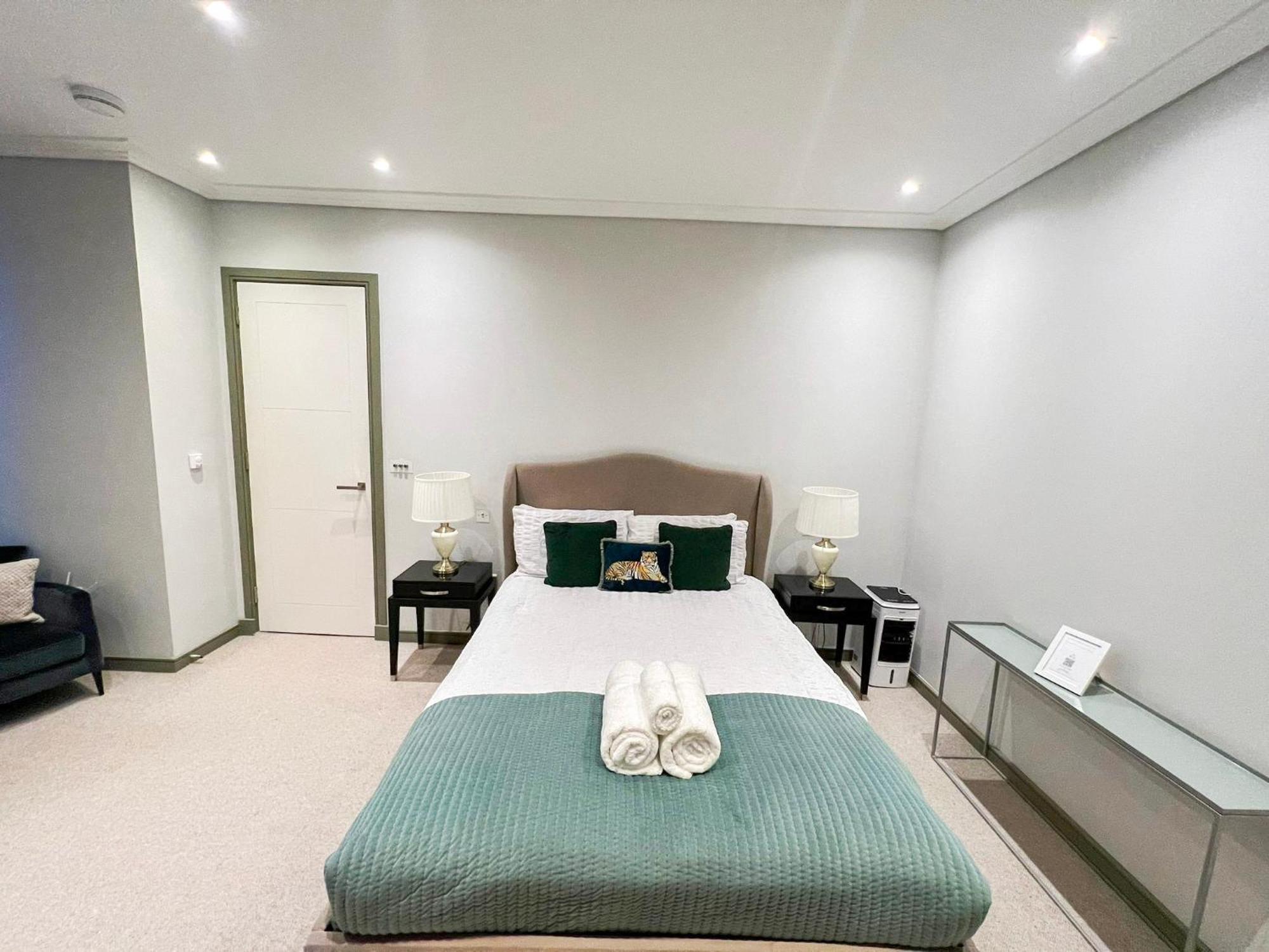 Posh 3 Bedroom Flat With Terrace And Indoor Fireplace In Mayfair, Near Hyde Park London Exterior photo